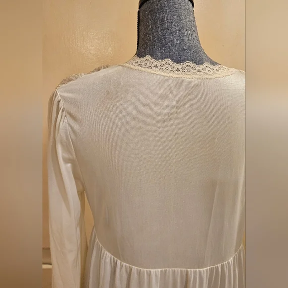 Vintage JCPenney Ivory Nylon Nightgown Lace Smocked Long Sleeve M - Picture 7 of 10